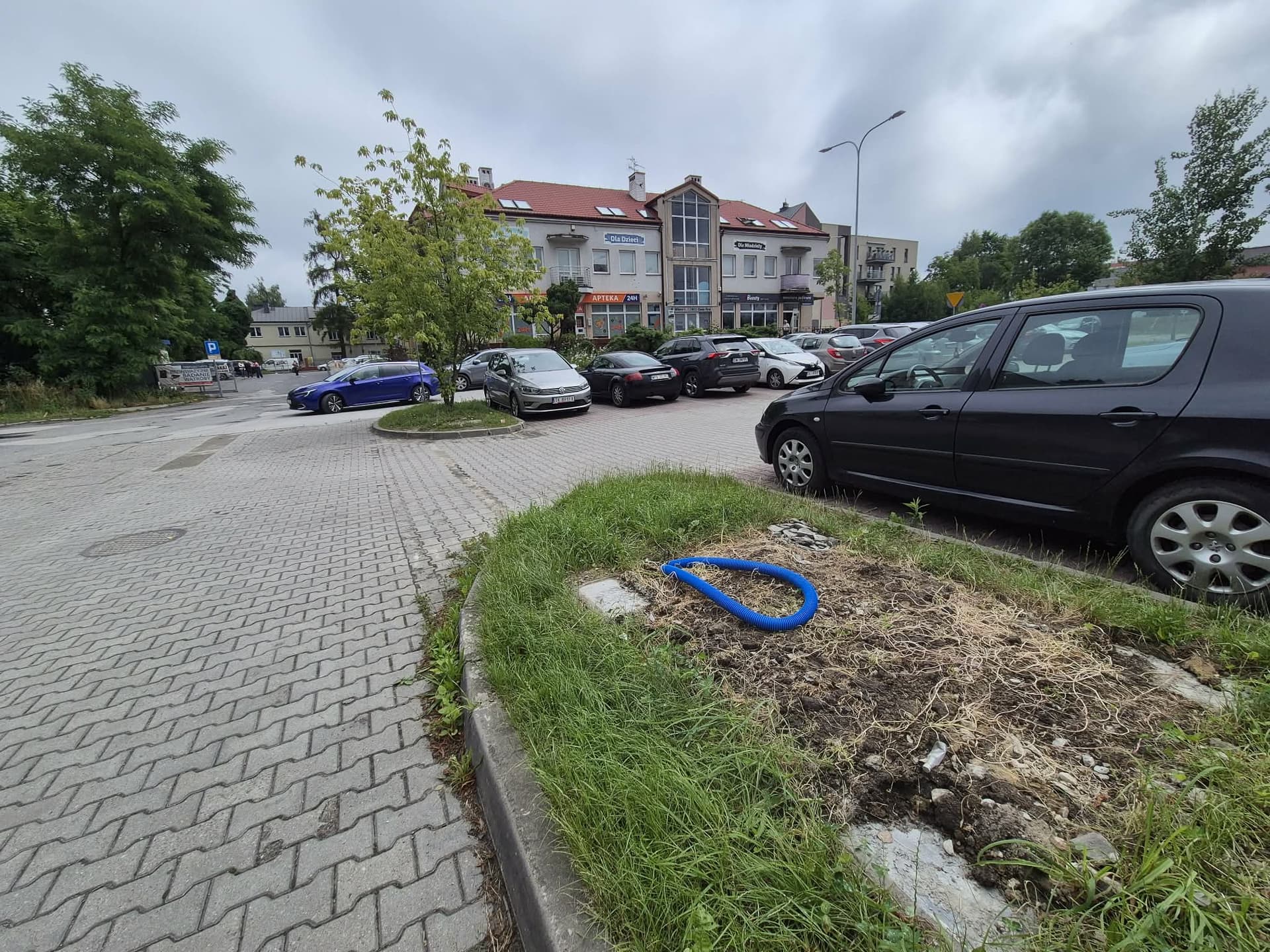 Parking przy Kościuszki na razie bezpłatny. Operator zrezygnował