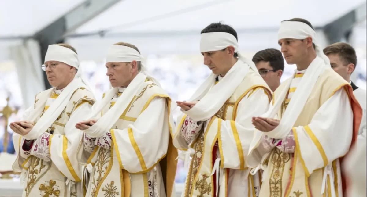 Lefebryści rzucili wyzwanie papieżowi. Wyświęcili biskupów bez jego zgody