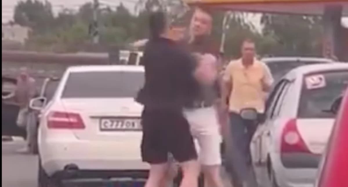 Rosjanie walczą o paliwo. Kolejki, limity i nerwy na stacjach