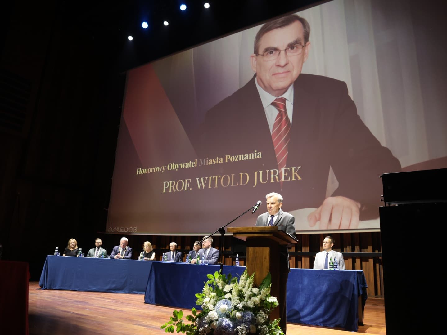 Wybitni Poznaniacy uhonorowani. Zaprezentowano też nowy sztandar miasta