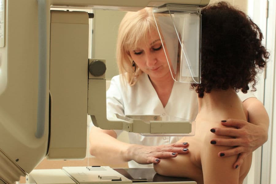 Zadbaj o zdrowie. Bezpłatne badania mammograficzne w powiecie pruszkowskim