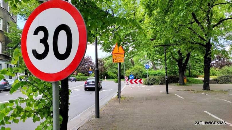 Odwierty, przyłącza i kanalizacja. Utrudnienia drogowe...