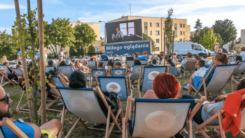 Letnie Kino Plenerowe w każdą niedzielę wakacji. Co...