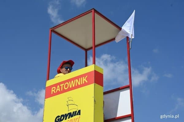 Co nowego Raport z plaż. Na wszystkich kąpieliskach powiewają białe flagi W pierwszy weekend lipca pogoda nas nie rozpieszcza. Jednak z pewnością znajdą się miłośnicy rześkich kąpieli. Dzisiaj na... Zobacz więcej