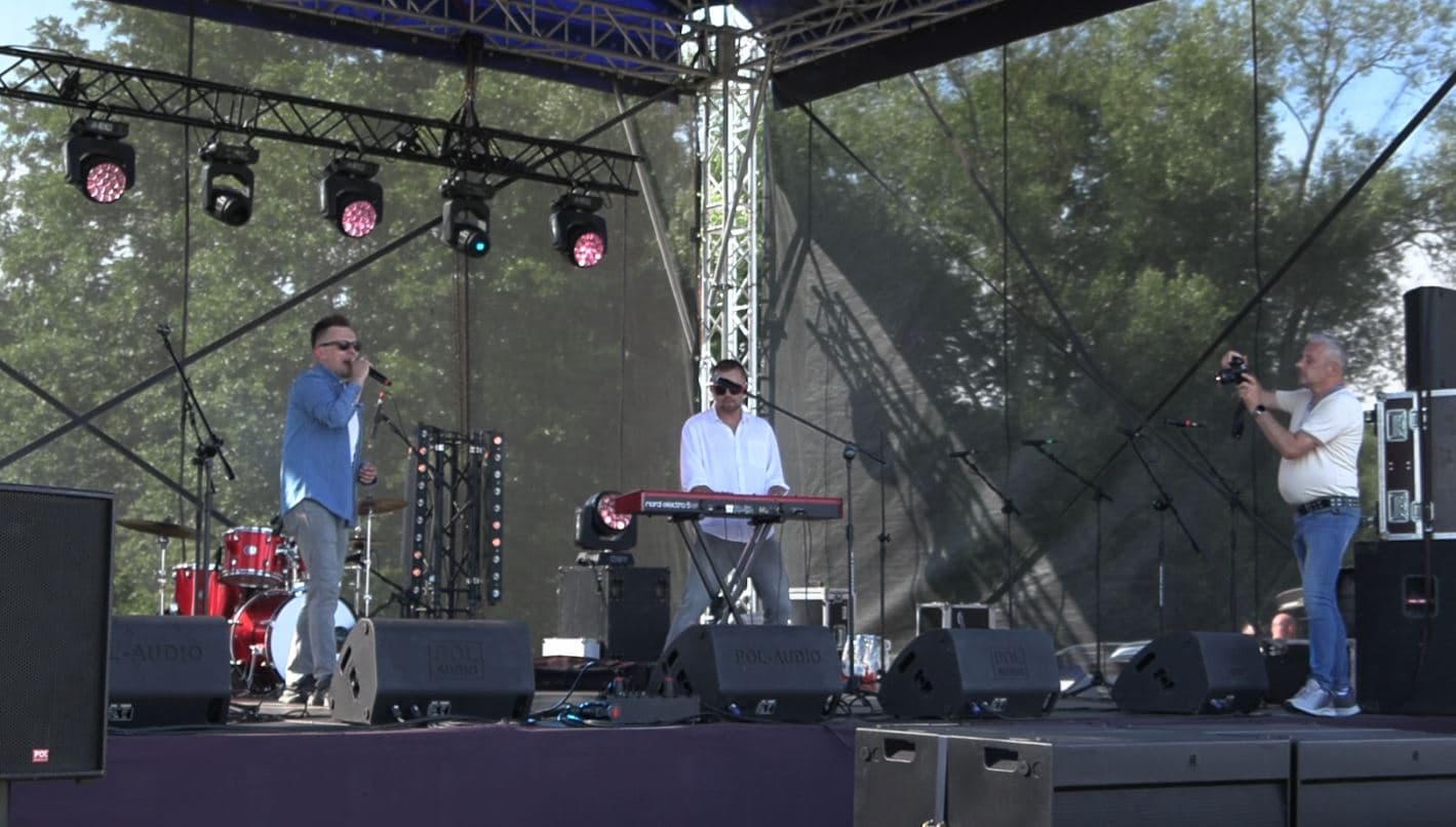 Powiatowo-Gminny Festiwal Zespołów Weselnych w Boniewie: na scenie było gorąco nie tylko za sprawą pogody