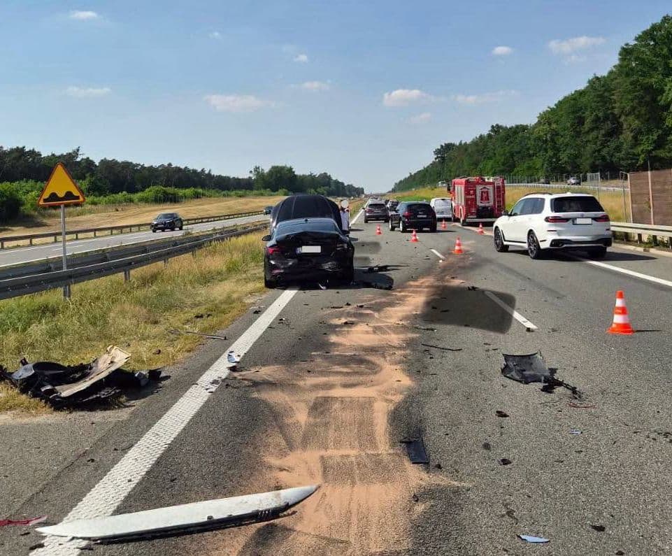 Poważny wypadek na S17. Cztery osoby trafiły do szpitala, droga zamknięta do odwołania