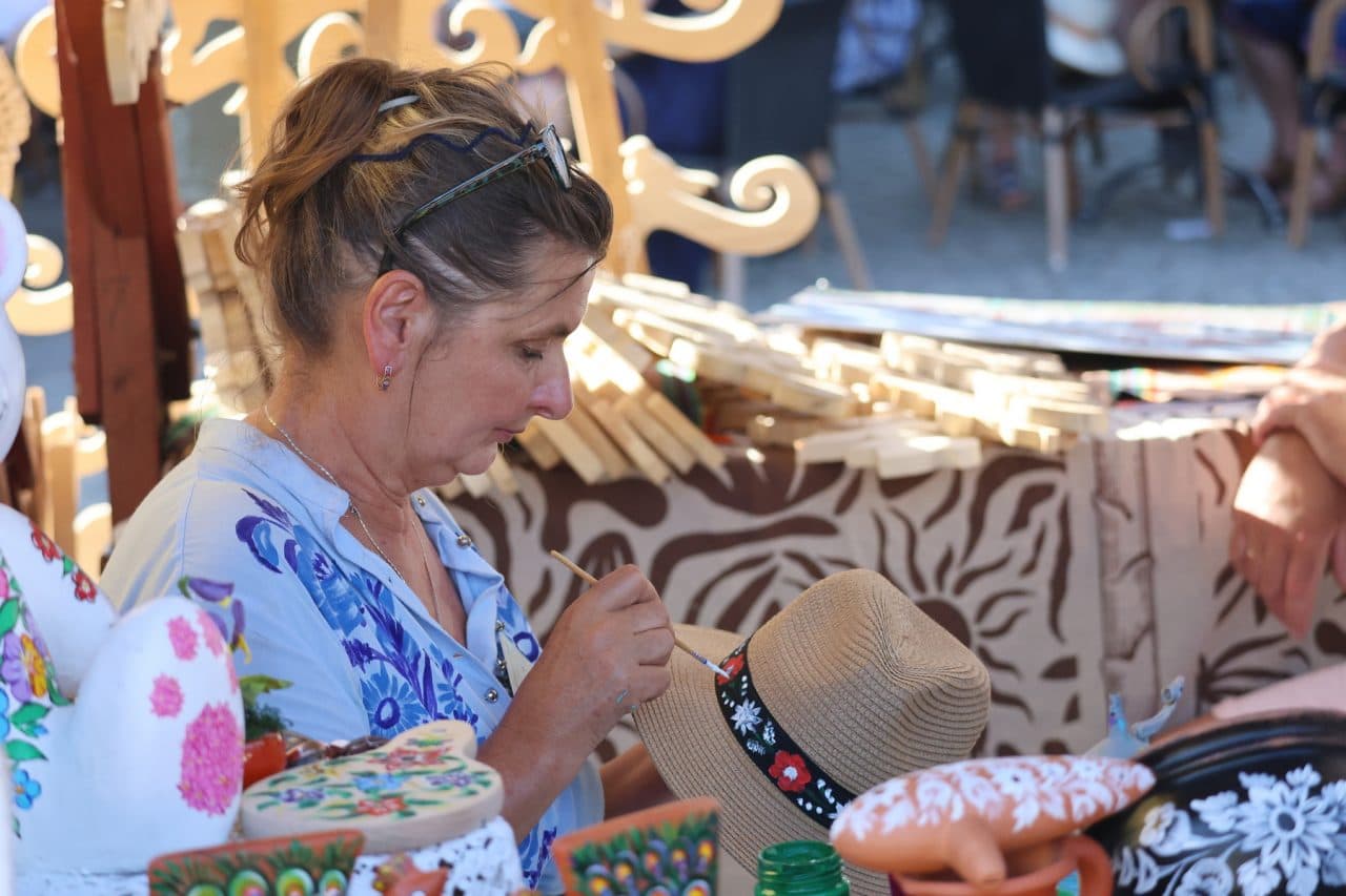 Największe Targi Sztuki Ludowej w Polsce w Kazimierzu Dolnym. Rękodzieło, mistrzowie tradycji i finał festiwalu