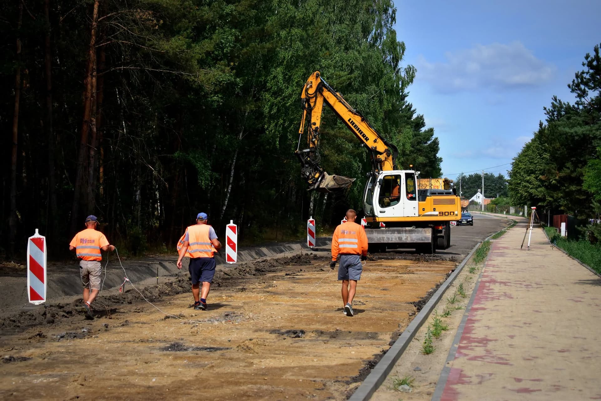 Trwa rozbudowa drogi drodze Annopole Stare - Zborowskie