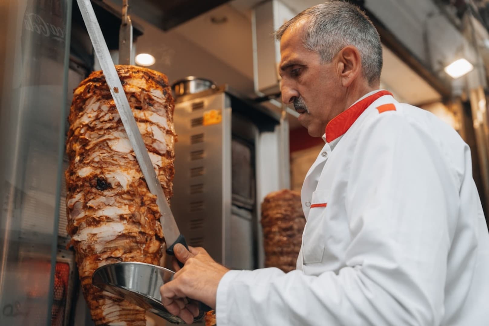 Mastering Fast Foodu: Wybierz opiekacz do kebaba i mikrofalówki gastronomiczne, które nigdy Cię nie zawiodą w godzinach szczytu