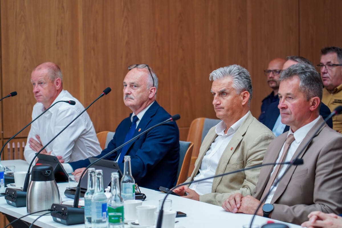 Inwestycje, cyfryzacja i apel do ministerstwa. Podsumowanie XXIV Sesji Rady Powiatu Nowosądeckiego