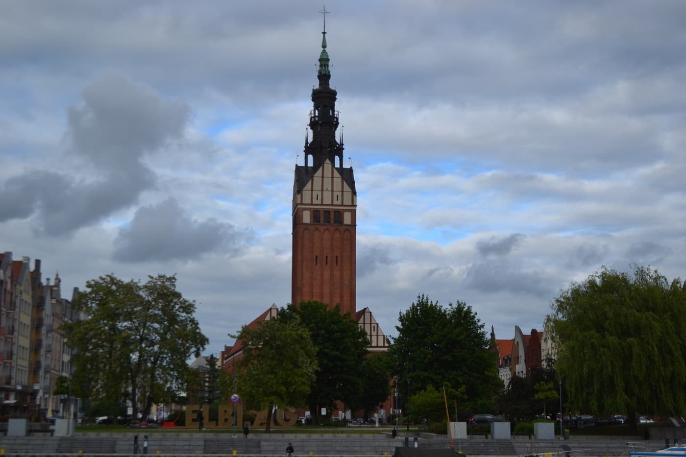 Wielokulturowy Elbląg: Odkryj tajemnice lokalnych świątyń (Elbląskie szlaki odc.. 3) [ Społeczeństwo ]