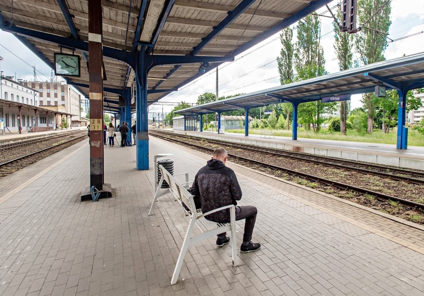 Spóźnieni o minutę. Absurdy na kolei [ Społeczeństwo ]