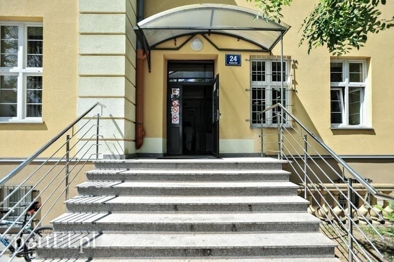 Sprawdź lokalne oferty pracy [ Społeczeństwo ]