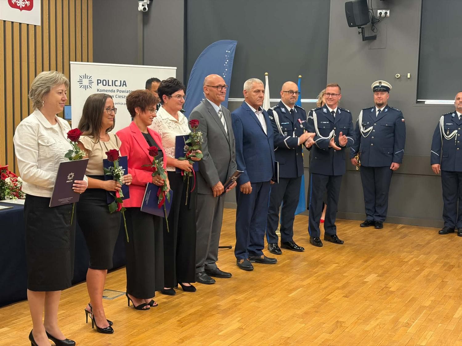 Święto Policji w Cieszynie. Uhonorowano funkcjonariuszy i pracowników cieszyńskiego garnizonu