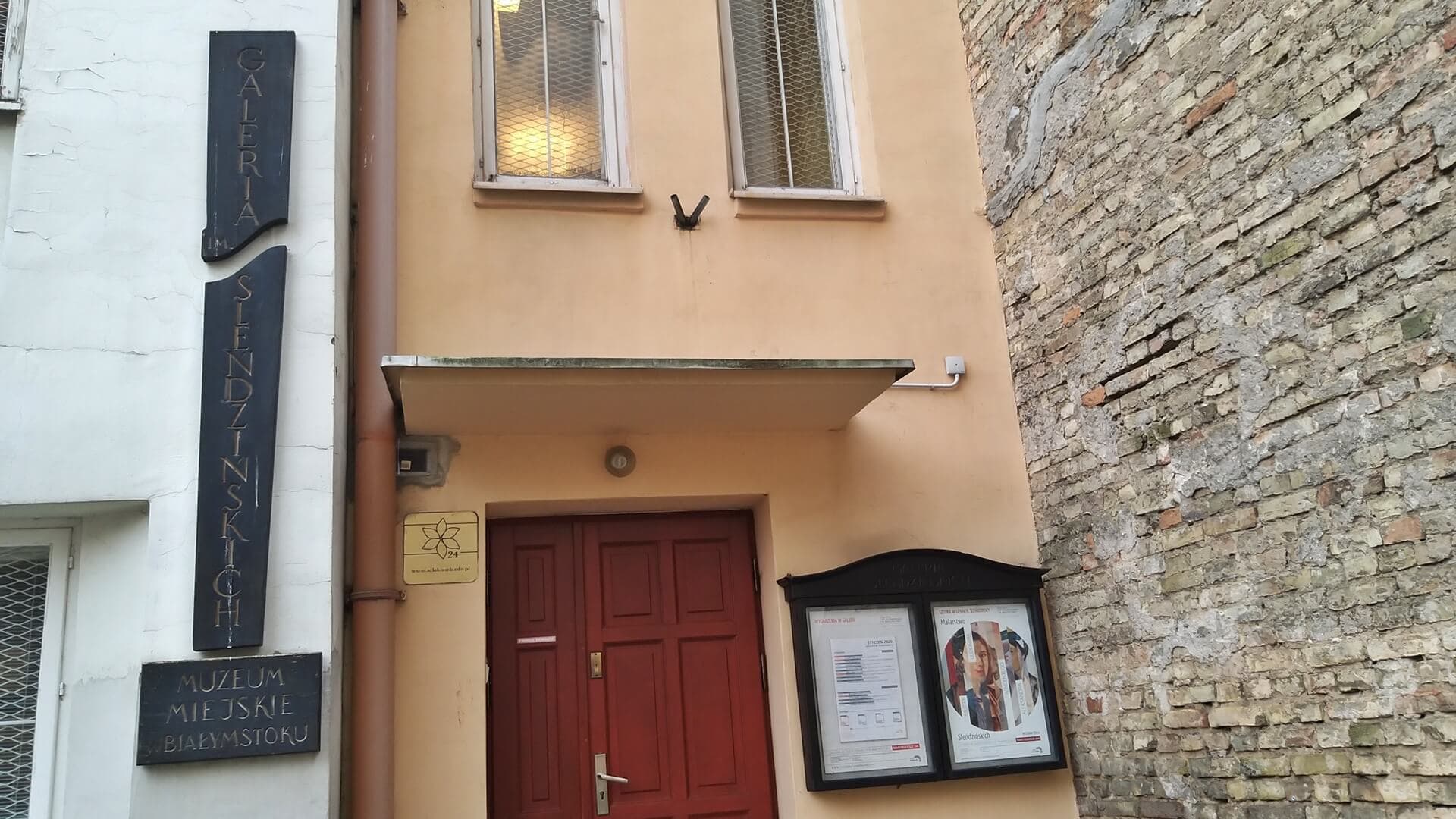 KULTURA Malarstwo na styku kultur. Galeria im. Sleńdzińskich zaprasza na nową wystawę