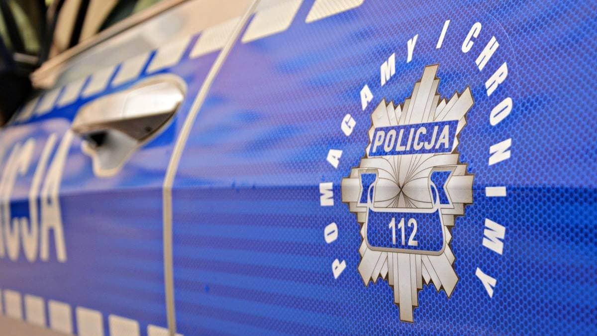 ŁOMŻA Groźne potrącenie w Łomży. Dziewczynka na hulajnodze wjechała pod samochód