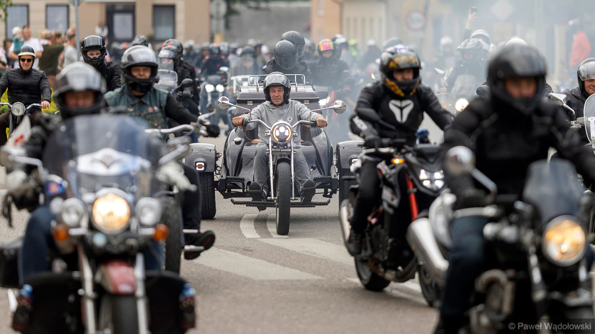 REGION Wielki zlot motocykli w Jedwabnem. Wyjątkowa parada i poświęcenie jednośladów