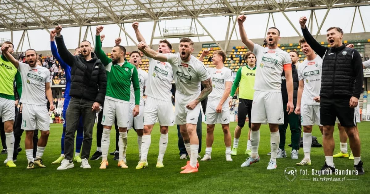 Rekord ma nowego bramkarza! Transfer wewnątrz 2. ligi