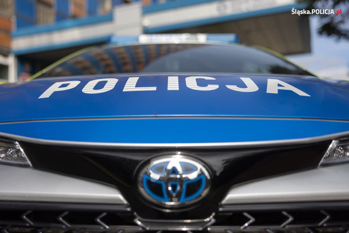 Nietrzeźwi kierujący – na szczęście w porę zostali zatrzymani. Obyło się tylko na zniszczeniu pojazdów