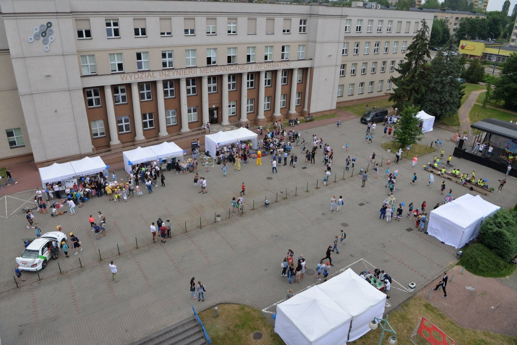 Znamy już tegoroczny ranking uczelni wyższych dla Perspektyw, jak poradziły sobie PCz i UJD? paszcza