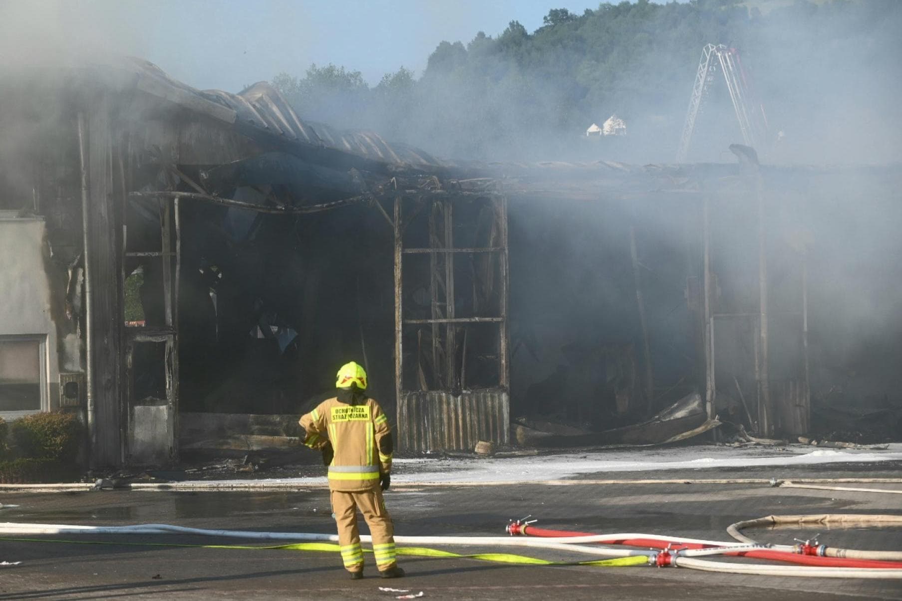 Straty na 15 milionów złotych. Śledczy wiedzą, od czego zaczął się pożar hali