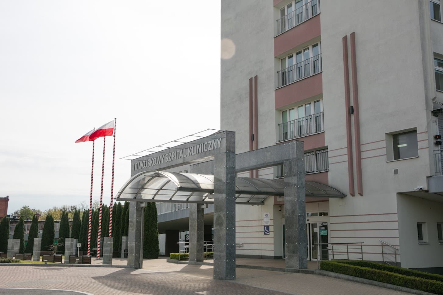 Szpital wojskowy w Bydgoszczy zawiesza trzy kliniki. „Robimy wszystko, by przywrócić ich działalność"