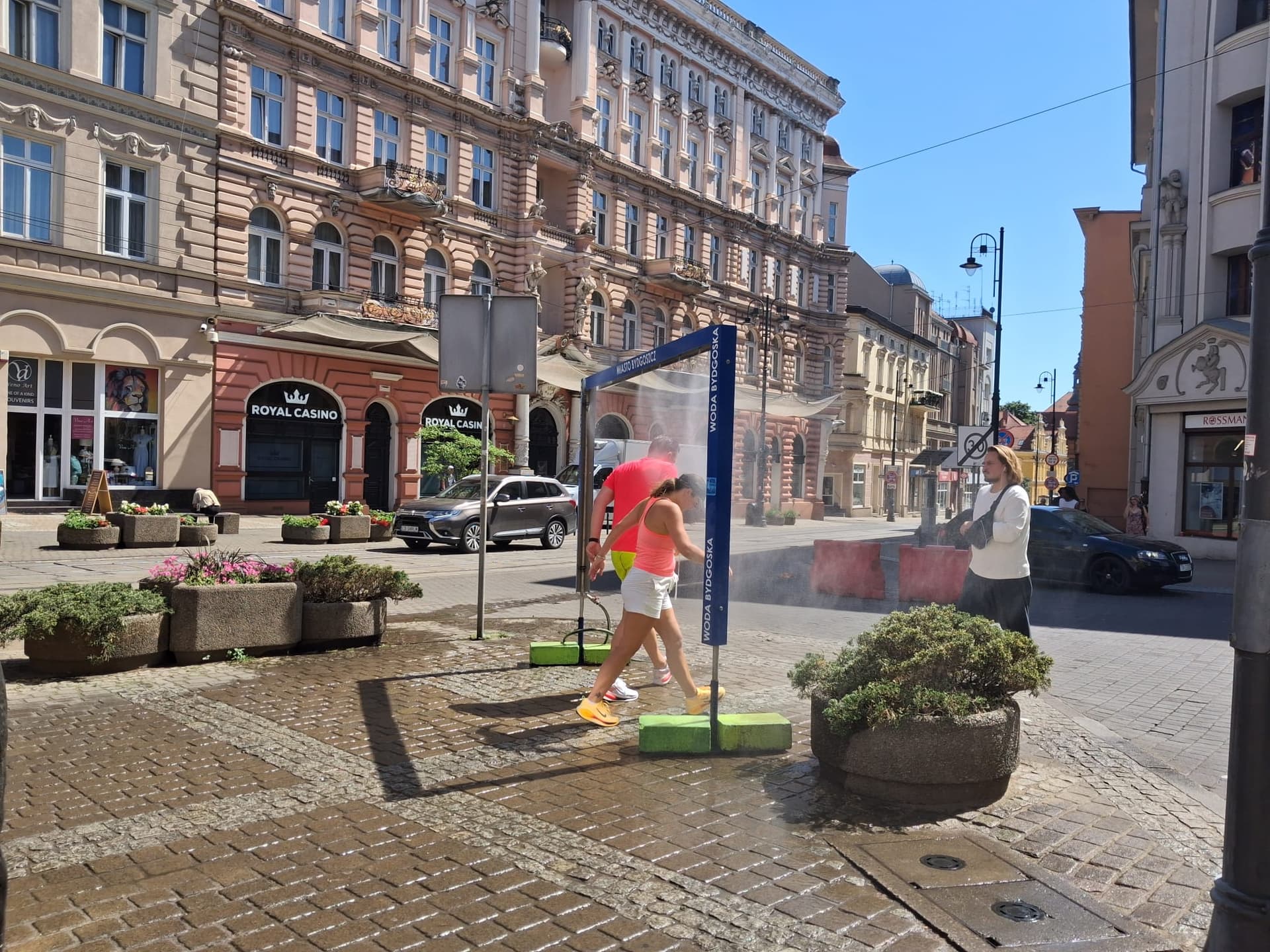 Udar cieplny? Liczy się szybka reakcja, ale i profilaktyka: ochrona, nawadnianie