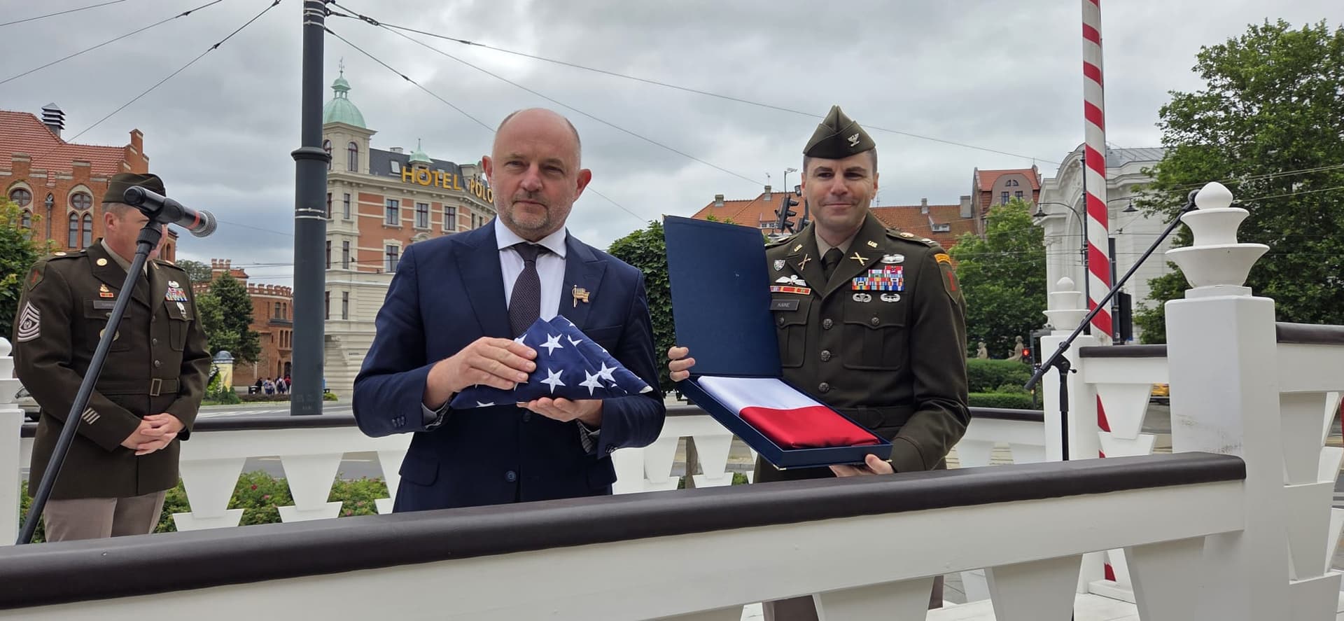 „Uczcijmy przyjaźń wykutą w ogniu wspólnej walki”. Toruń świętuje 250-lecie niepodległości USA