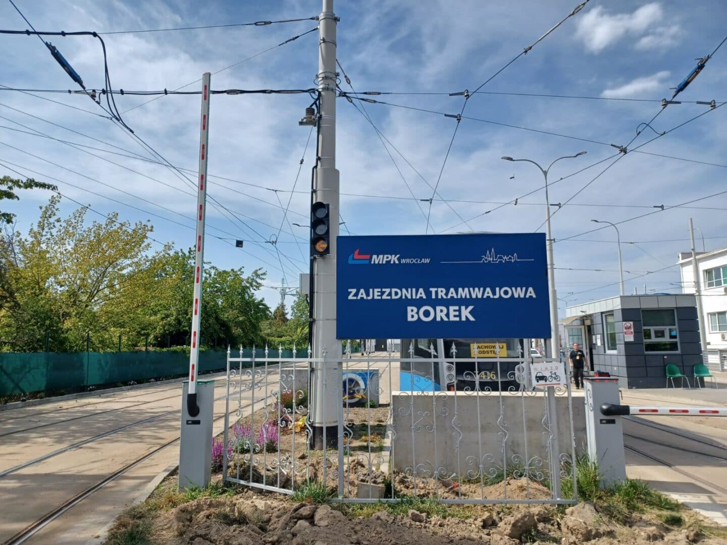 • Odkryj jak działają zajezdnie MPK Wrocław. Przewoźnik zaprasza na „Wakacje z MPK”