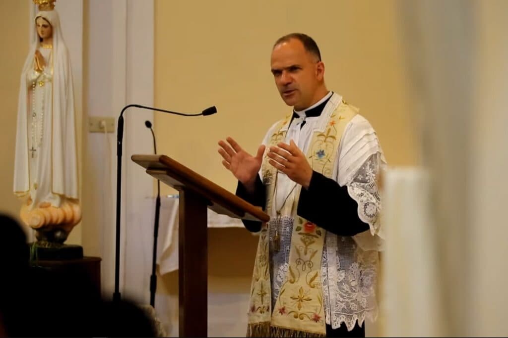 • Ecône: przełożony lefebrystów prosi papieża o wstrzymanie decyzji