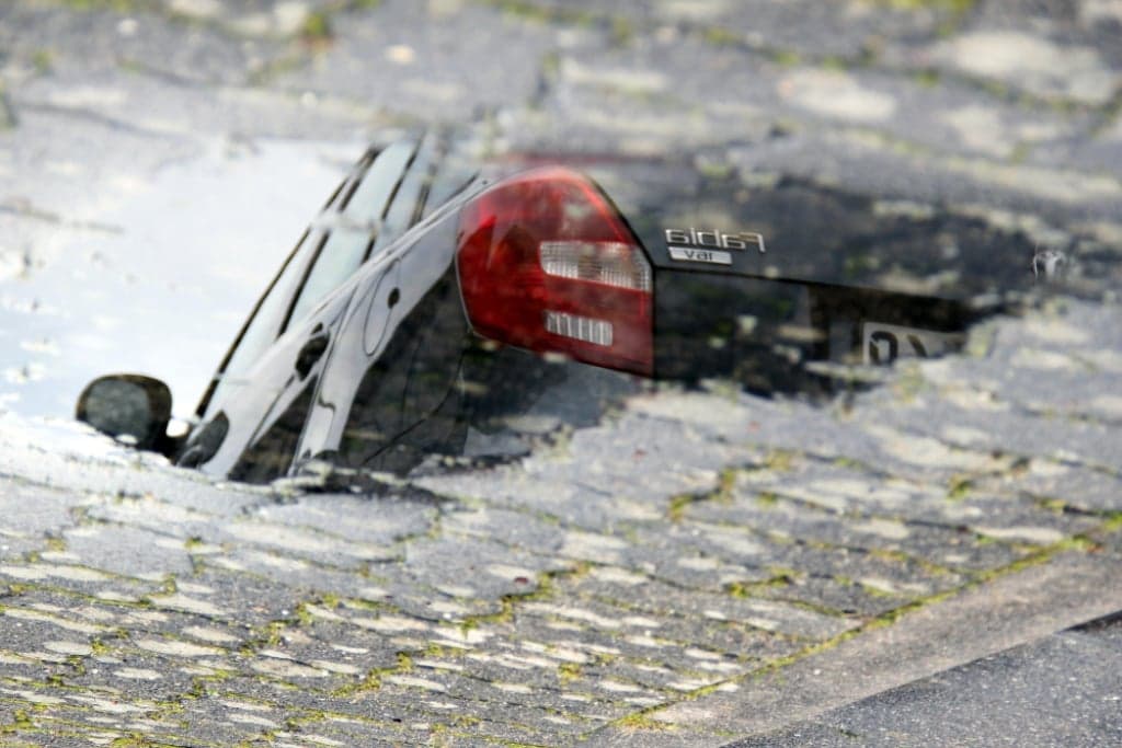 wrocław Zaparkowała auto i poszła do lekarza, ale nie pamięta jak wrócić w to miejsce. We Wrocławiu trwają poszukiwania ciemnozielonej skody Beata Makowska
