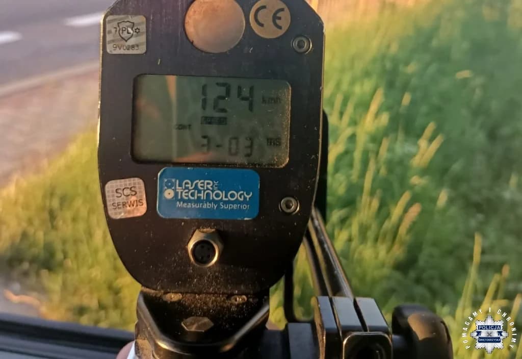 Pędziła 124 km/h w terenie zabudowanym. 27-latka straciła prawo jazdy i dostała ogromny mandat w warunkach recydywy