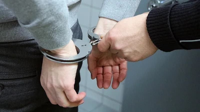 Uszkodził 3 samochody przy pomocy ostrego narzędzia. Został tymczasowo aresztowany