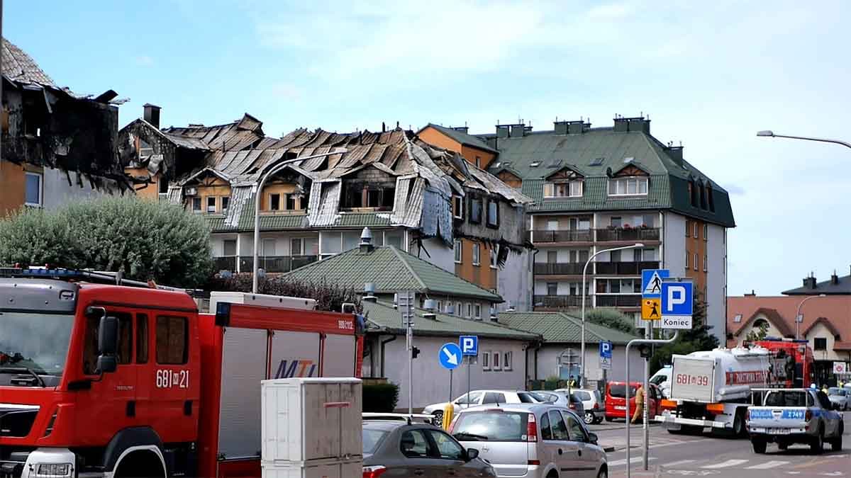Prokuratura umorzyła śledztwo ws. pożaru bloku w Ząbkach. Wykluczono podpalenie
