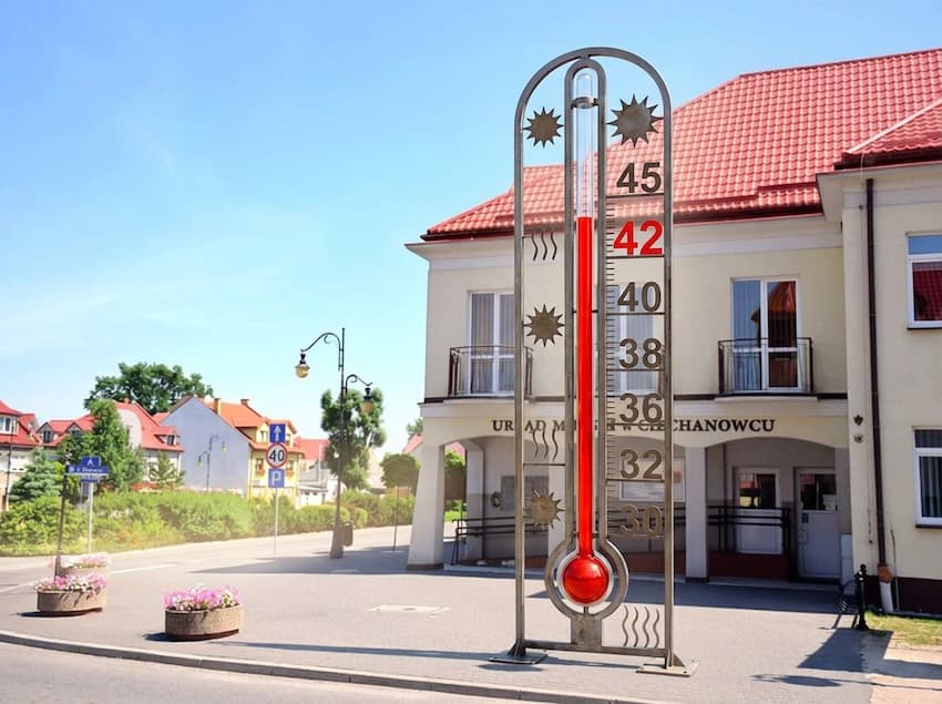 Urzędnicy w Ciechanowcu skończą pracę szybciej. Magistrat reaguje na upały