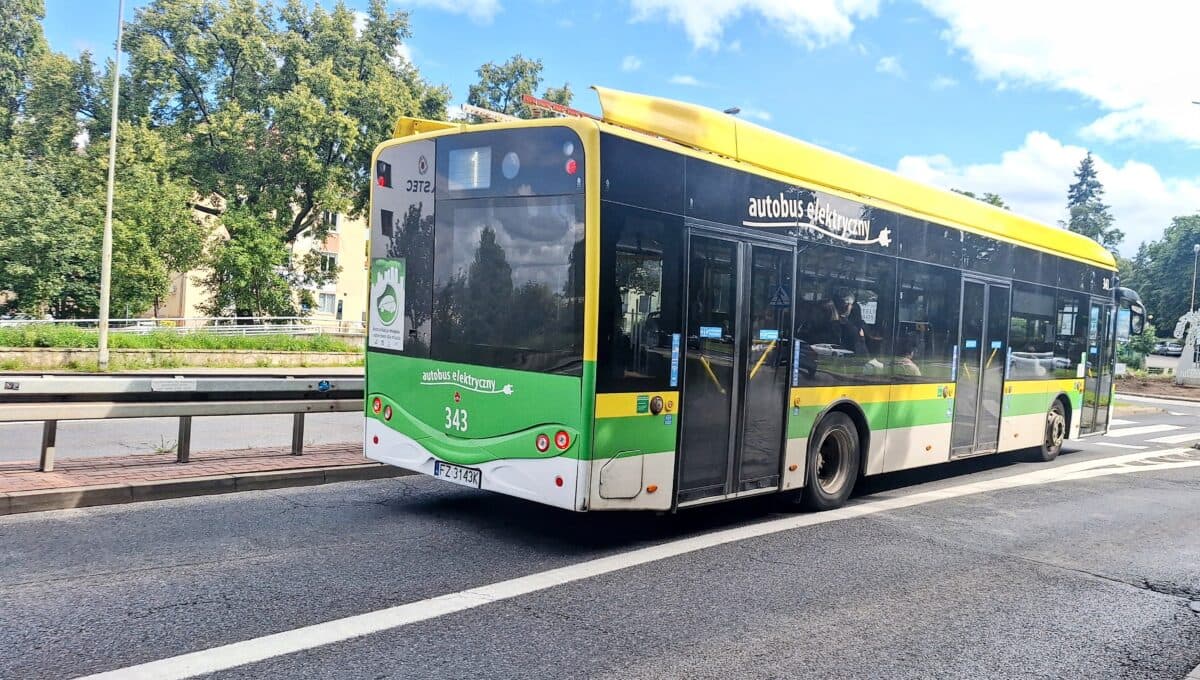 Wakacyjny rozkład jazdy autobusów MZK. Zmiany od 29 czerwca