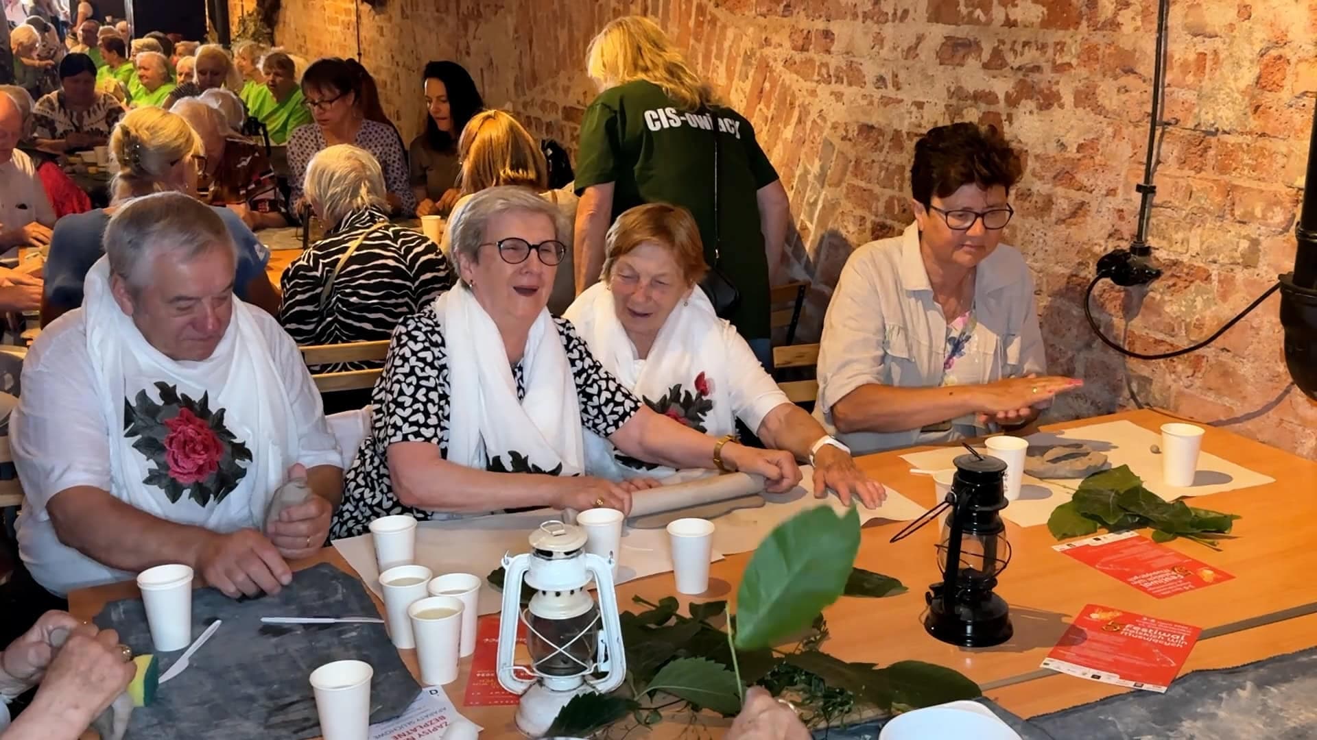 Zielonogórskie Szeptanki ponownie połączyły mieszkańców. Seniorzy: „Po prostu dobrze nam razem” [WIDEO]