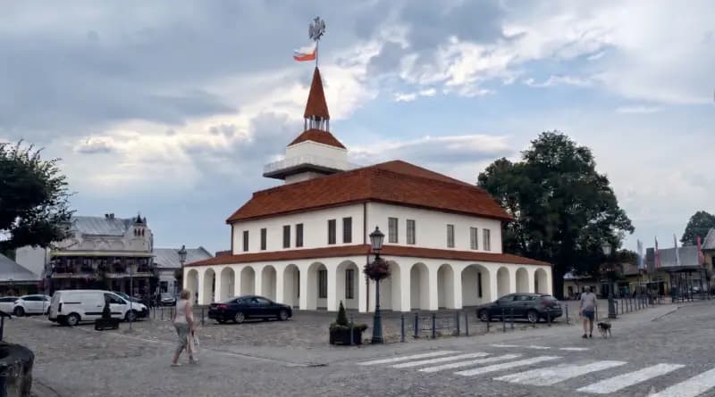 Czy ratusz wróci na starosądecki rynek? Student przygotował odważną wizję rekonstrukcji