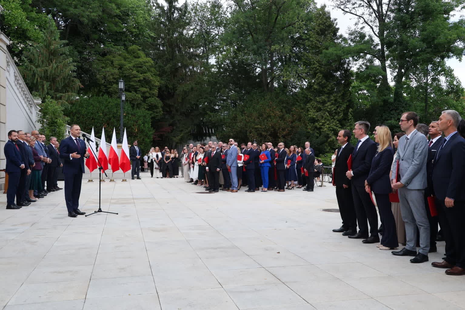 Prezydent wręczył ponad 100 nominacji profesorskich. Wśród nominowanych naukowiec z UZ [FILM]