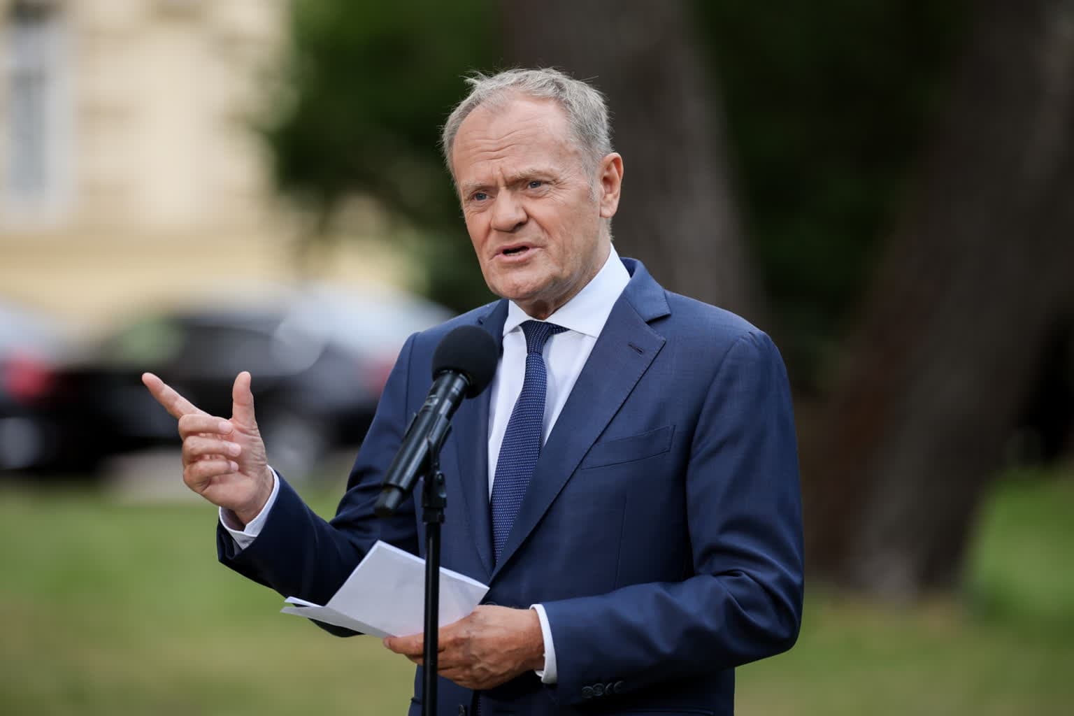 Tusk: koniec z salonikami VIP, koniec z zeszytami i omijaniem kolejek