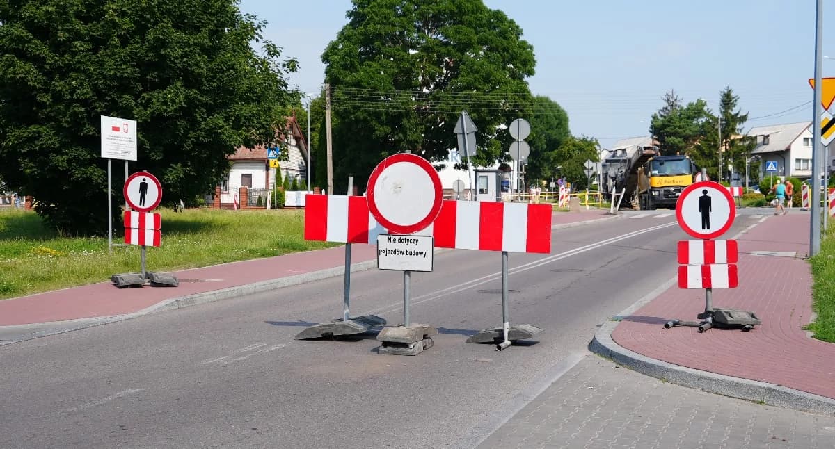 UWAGA: utrudnienia na ul. Białostockiej w Zambrowie. Rozpoczęła się budowa ronda przy Lidlu [FOTO+VIDEO]