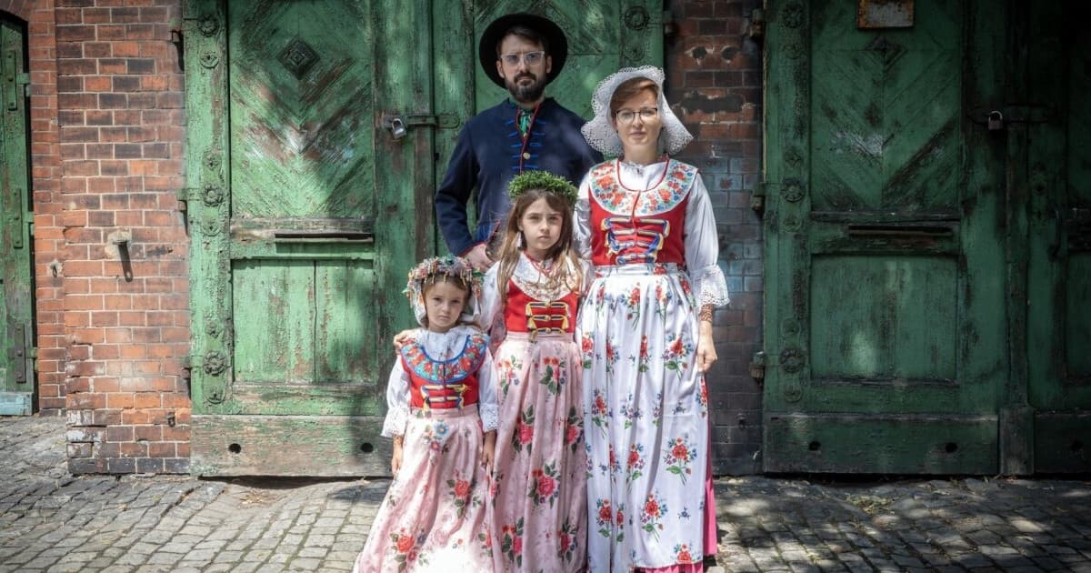 Purpurki, kabotki i kamzole, czyli vogue po śląsku