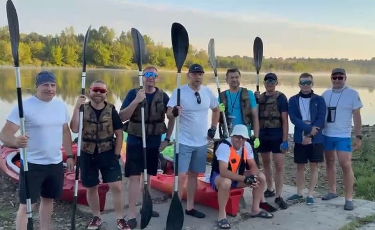Ekipa z powiatu częstochowskiego dla Huberta. Po 300 km rowerem czas na 100 km kajakiem