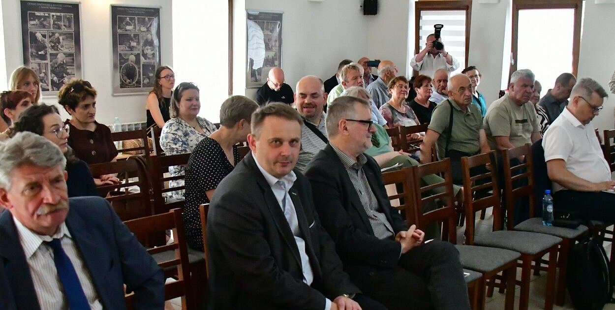 Ogólnopolska konferencja historyczna w Nadrzeczu koło Biłgoraja (FOTO)