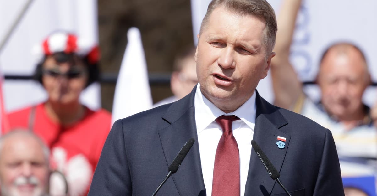 temuArtykułDominika SitnickaPrzemysław Czarnek w Kłodzku zapowiada rozliczenia prokuratorów i urzędnikówDominika Sitnicka