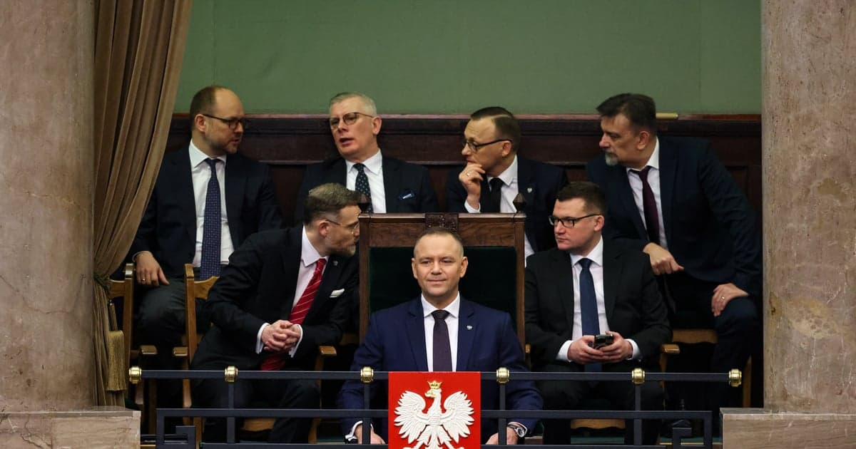 Prowadzi Karol Nawrocki, tuż za nim Radosław Sikorski. Wyniki najnowszego sondażu