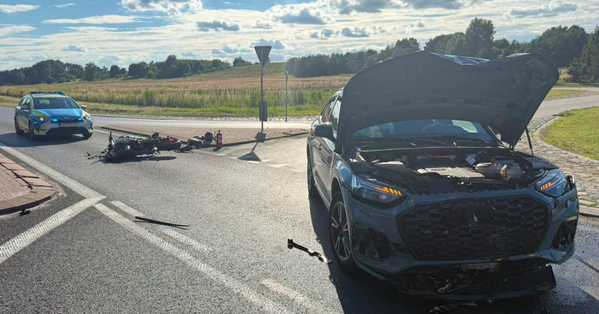 Zderzenie samochodu osobowego z motocyklem między Jastrowiem a Okonkiem