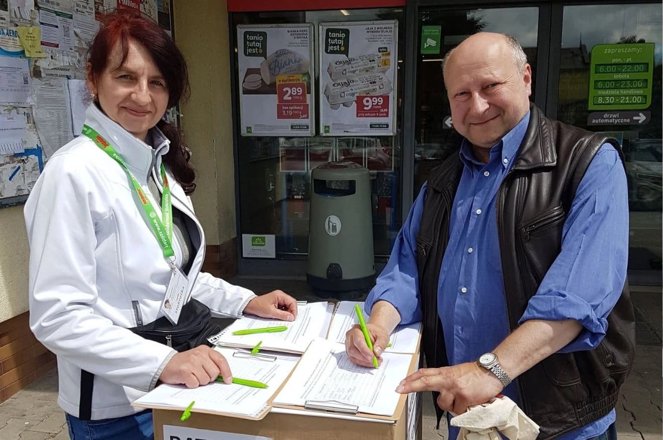 5 minut czytania Za mało ludzi, za dużo obowiązków. Związkowcy ze Stokrotki proszą klientów o podpis a inspekcja pracy sprawdza sklepy