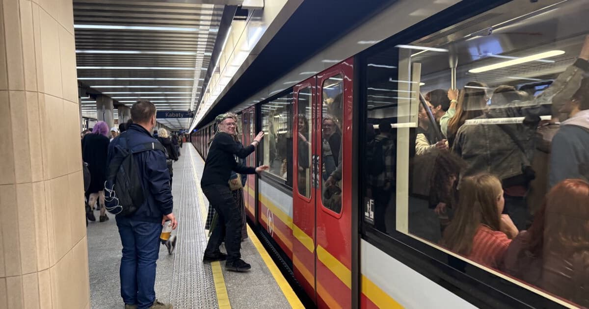 ALERT24 Metro jeździ w dwóch pętlach. Utrudnienia w niedzielny poranek