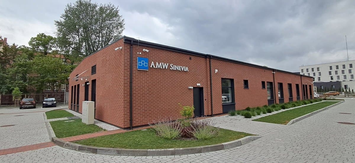 AMW SINEVIA w Gnieźnie z nowym budynkiem biurowym